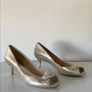 Badgley Mischka open to heel, rhinestone detail